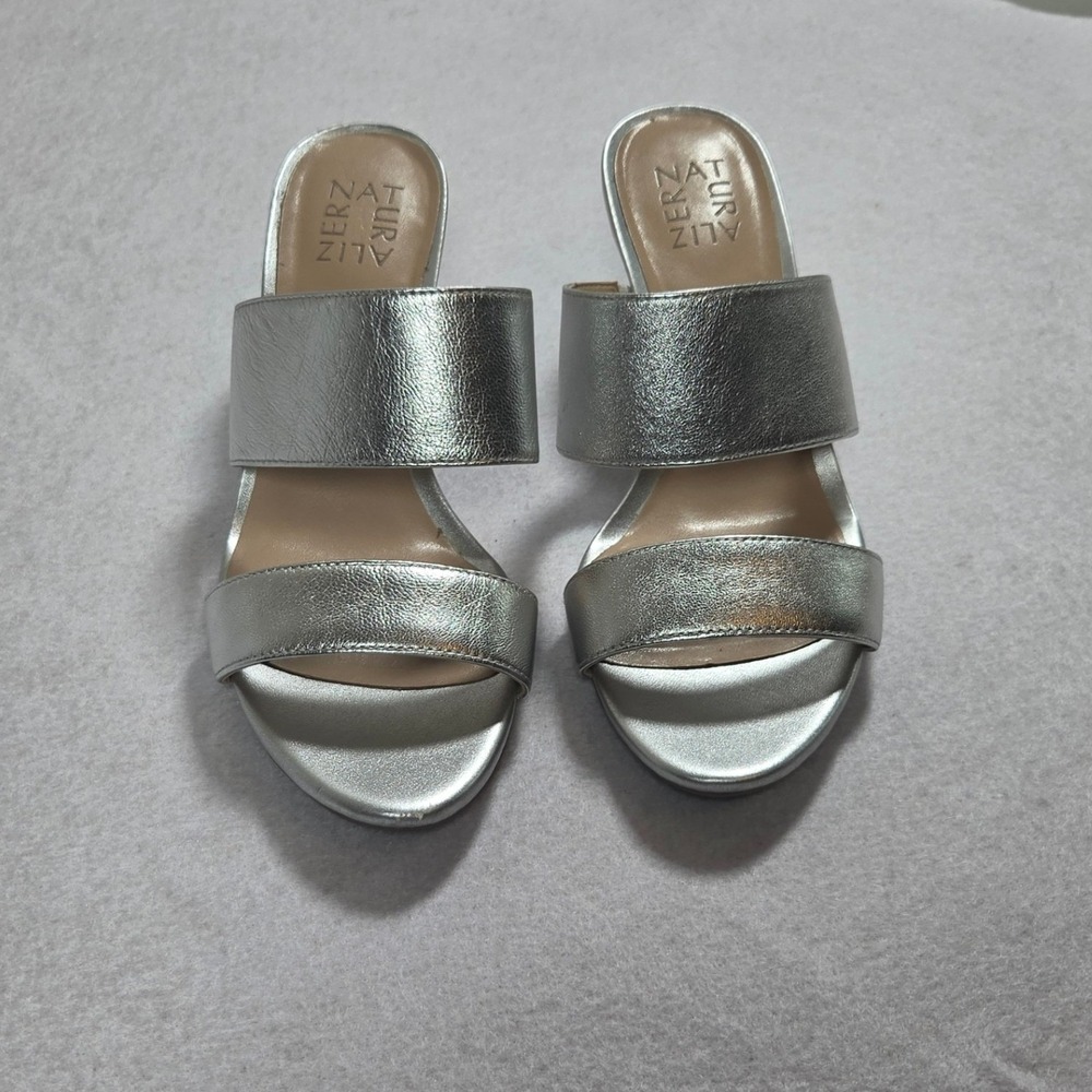 Naturalizer Tibby Silver Metallic Leather Kitten Heel Slide Sandals Size 8M